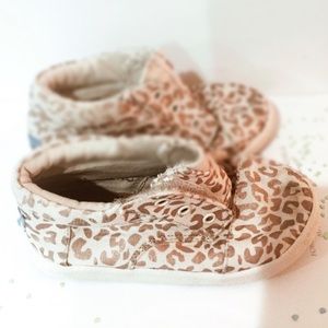 Kids TOMS leopard print